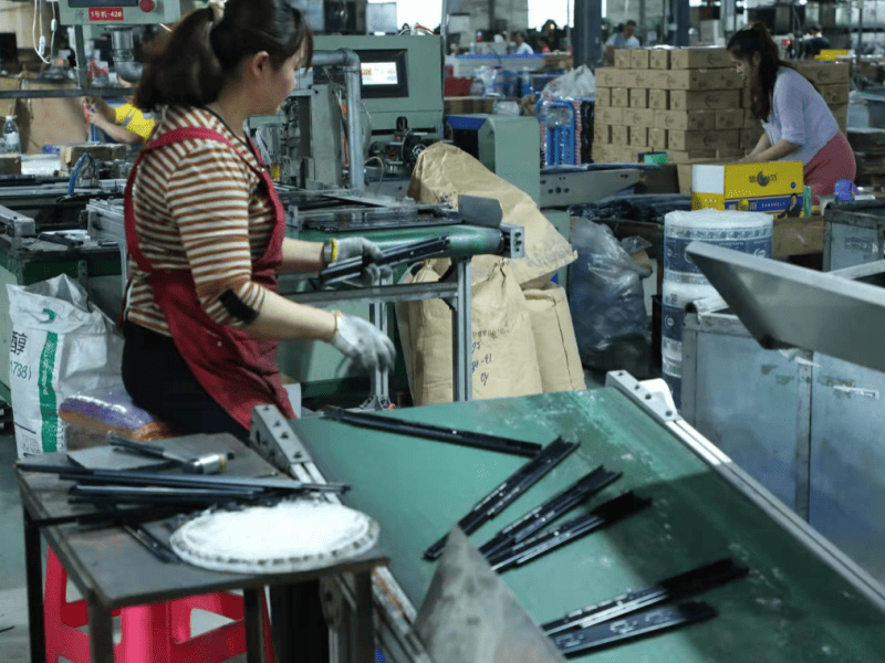 hinge factory 6